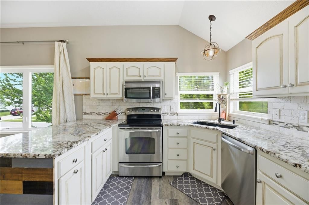 500 E Cheyenne Street — photo 15