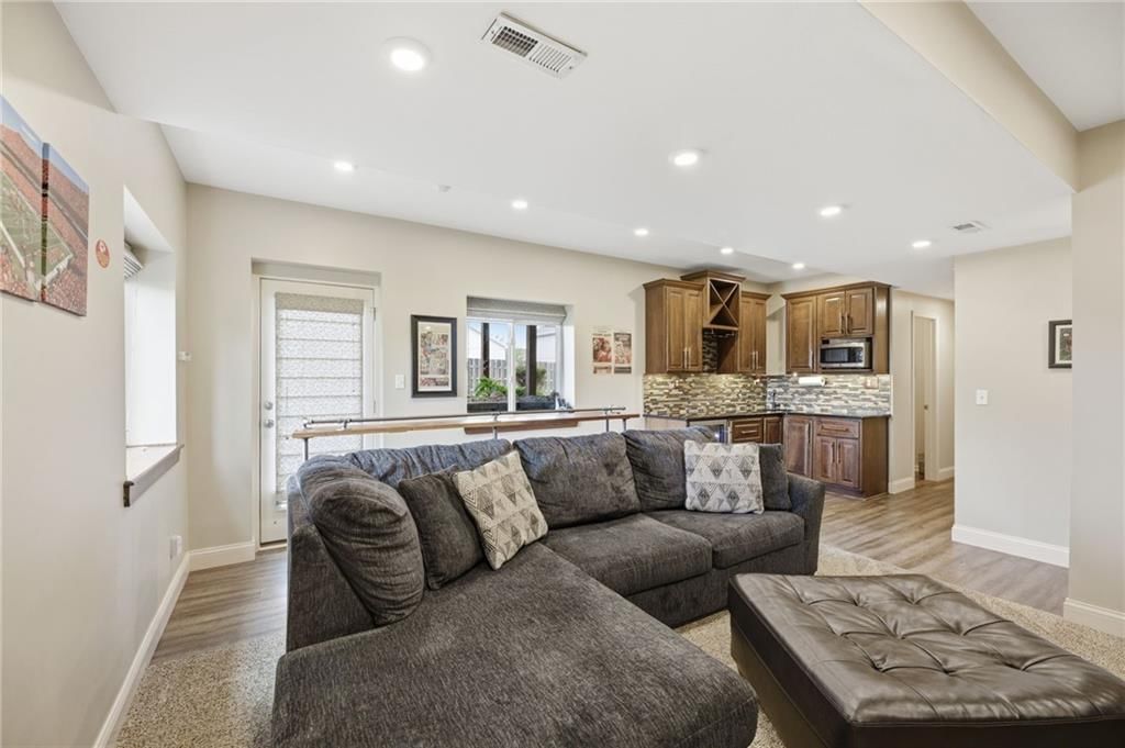 500 E Cheyenne Street — photo 31