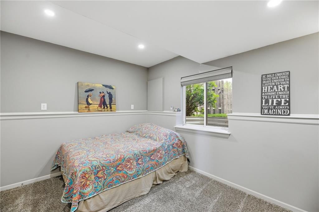 500 E Cheyenne Street — photo 33