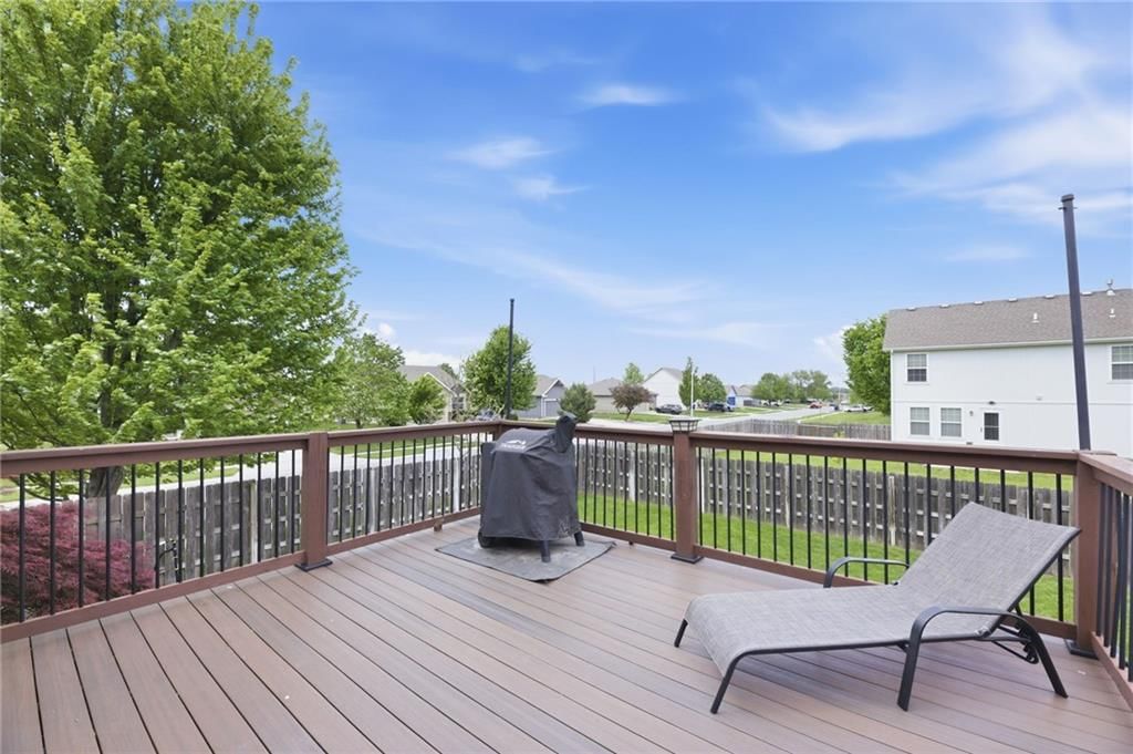 500 E Cheyenne Street — photo 43
