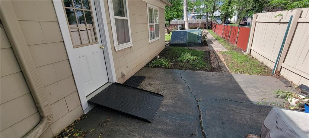 514 E Neosho Street — photo 5
