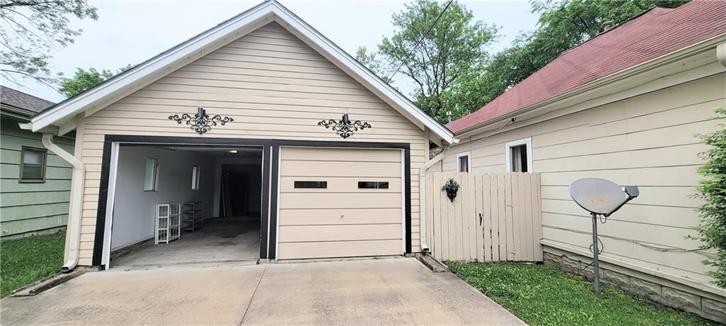 514 E Neosho Street — photo 29