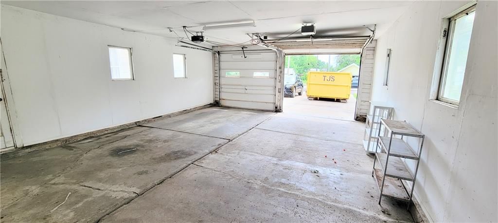 514 E Neosho Street — photo 32