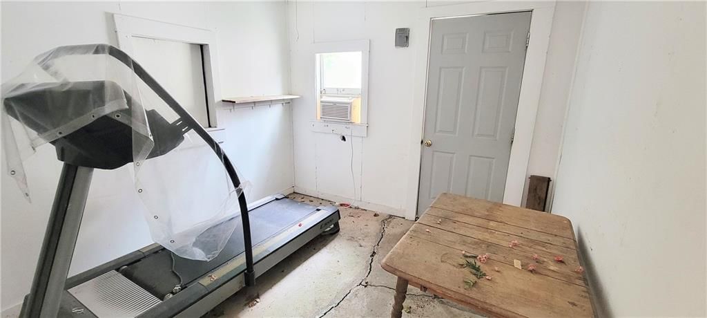 514 E Neosho Street — photo 33