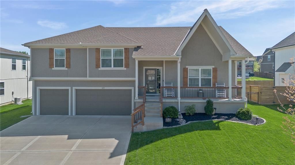 1213 SW Arborway Drive — photo 2