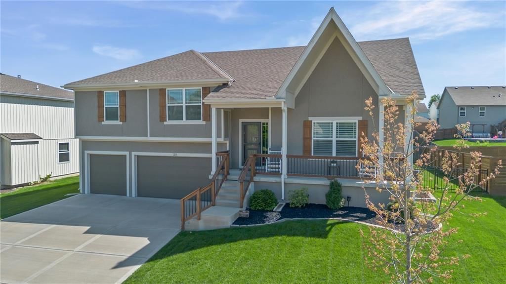 1213 SW Arborway Drive — photo 3