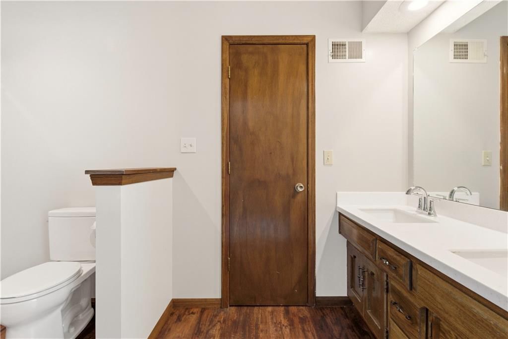 10555 Gillette Street — photo 33