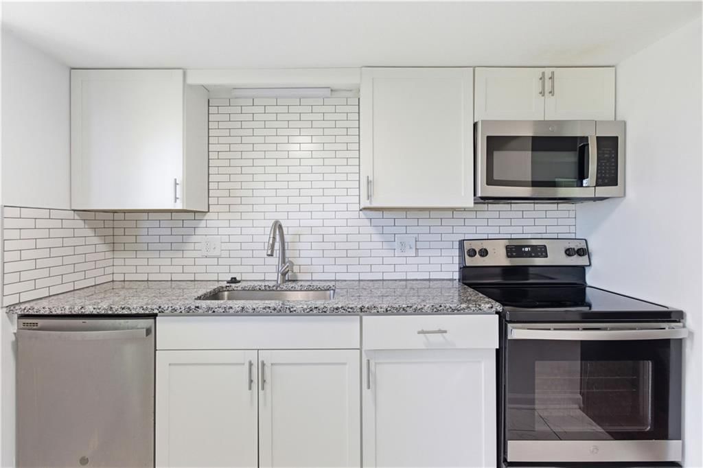 1906 Lawrence Court — photo 10