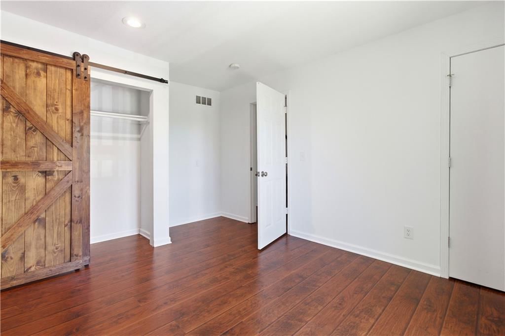 1906 Lawrence Court — photo 12