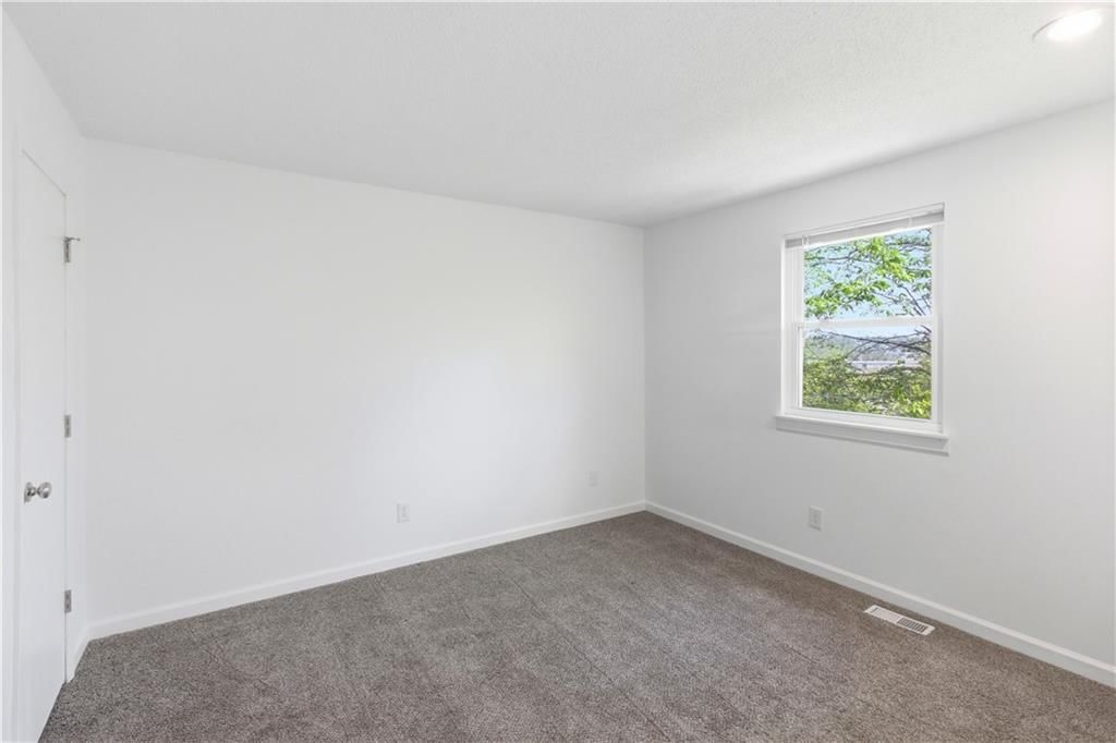 1906 Lawrence Court — photo 18
