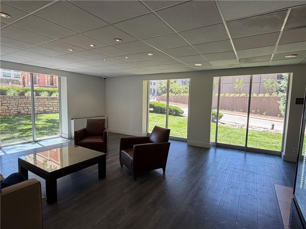 600 E 8th     Unit 8S Street — photo 4