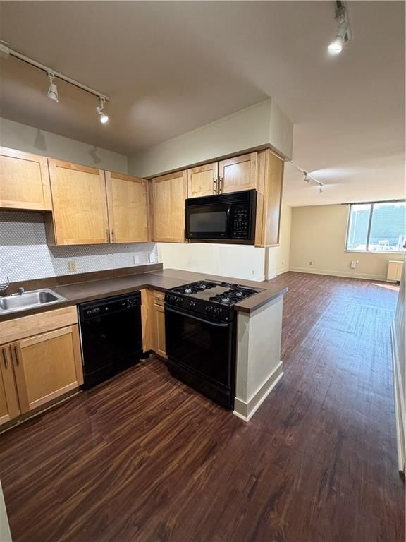 600 E 8th     Unit 8S Street — photo 16