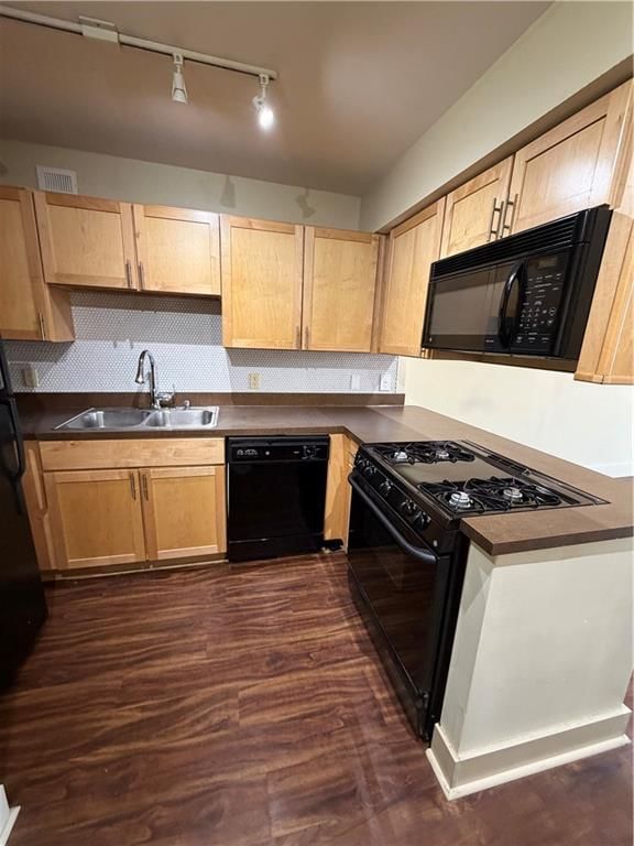 600 E 8th     Unit 8S Street — photo 17