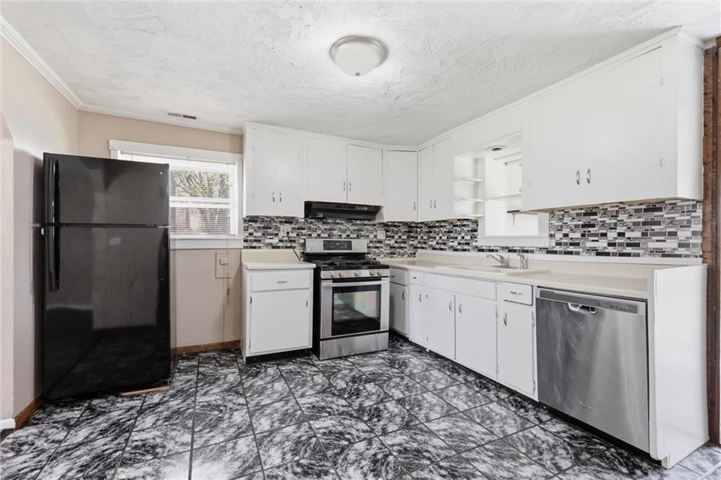 613 E Kansas Avenue — photo 12