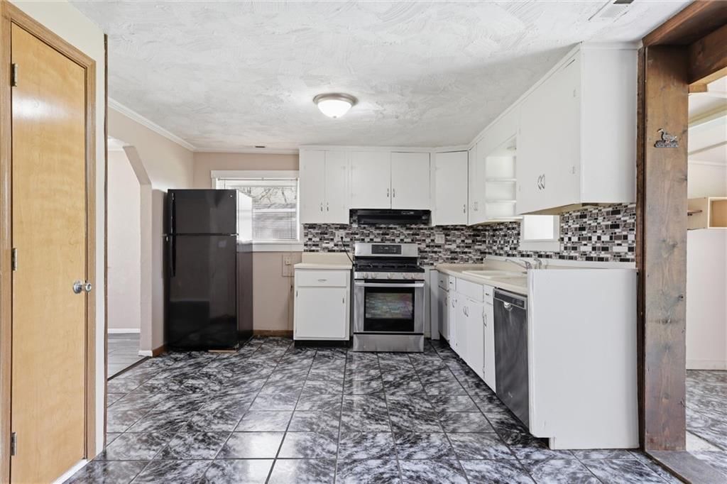 613 E Kansas Avenue — photo 13