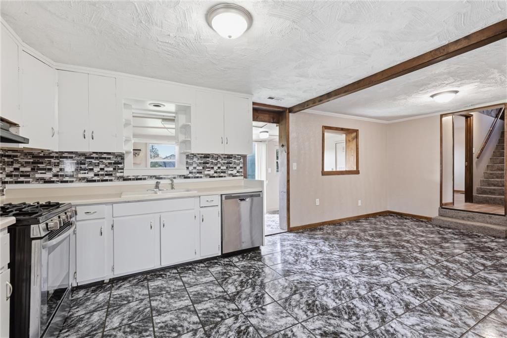 613 E Kansas Avenue — photo 15