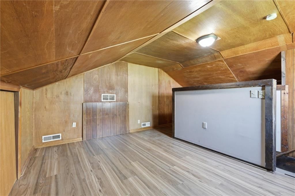 613 E Kansas Avenue — photo 19