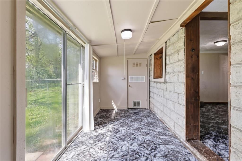 613 E Kansas Avenue — photo 27