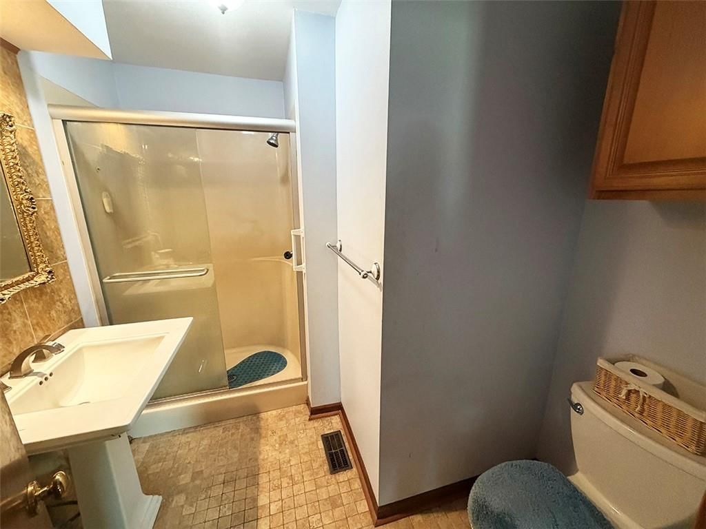 404 NW 39th Street — photo 64