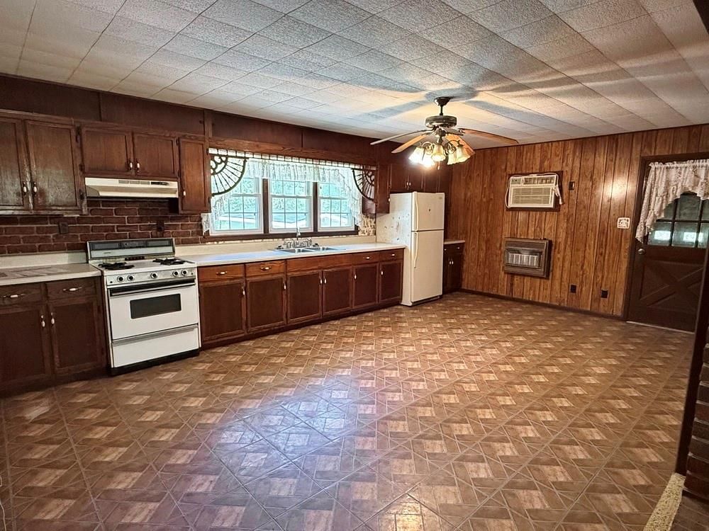8289 E 570 Road — photo 16