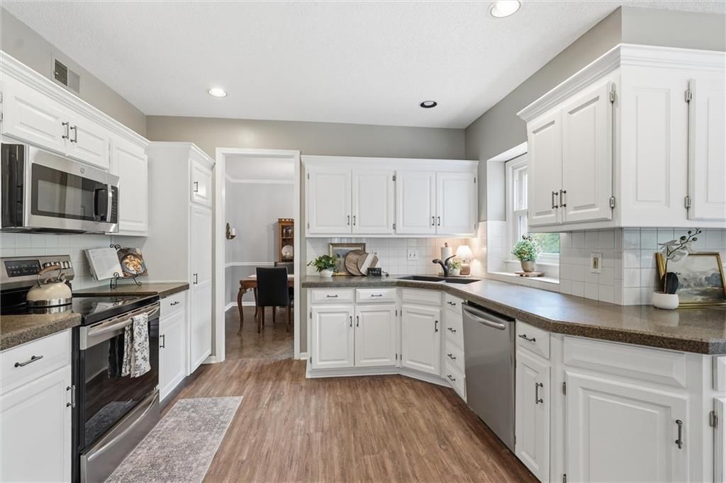 6118 W 157 Terrace — photo 12