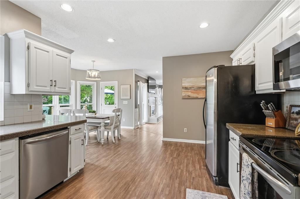 6118 W 157 Terrace — photo 14