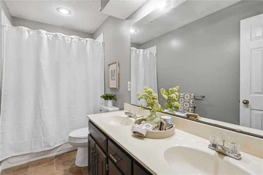 6118 W 157 Terrace — photo 26