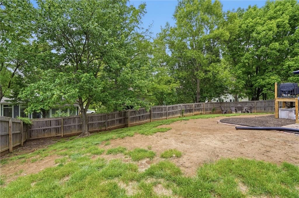 6118 W 157 Terrace — photo 31