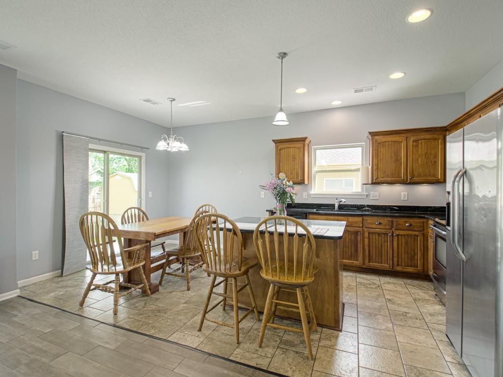 1111 SE Oak Ridge Drive — photo 9