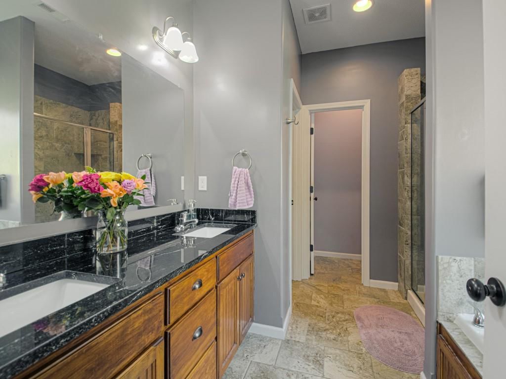 1111 SE Oak Ridge Drive — photo 18