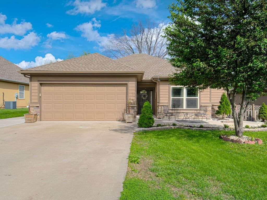1111 SE Oak Ridge Drive — photo 32