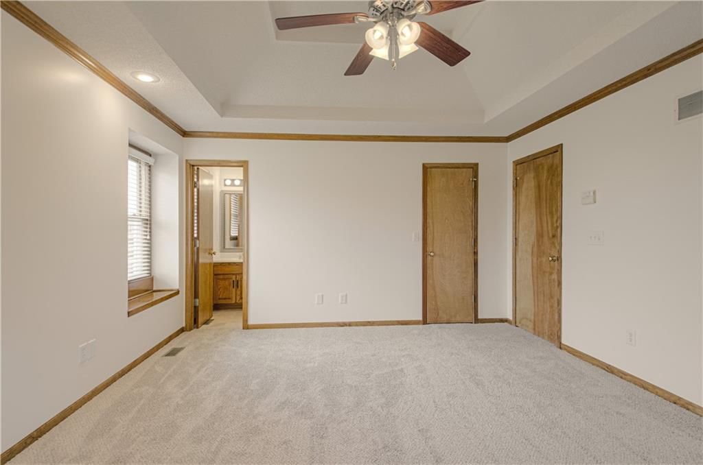11201 N Lewis Avenue — photo 12