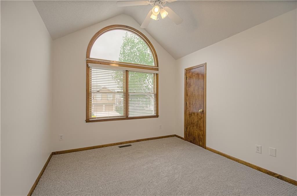 11201 N Lewis Avenue — photo 14