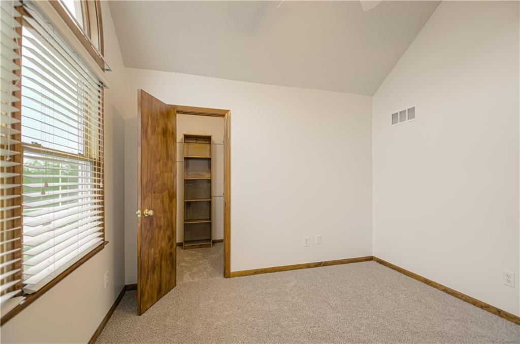 11201 N Lewis Avenue — photo 15