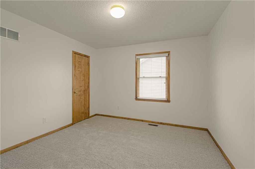 11201 N Lewis Avenue — photo 16