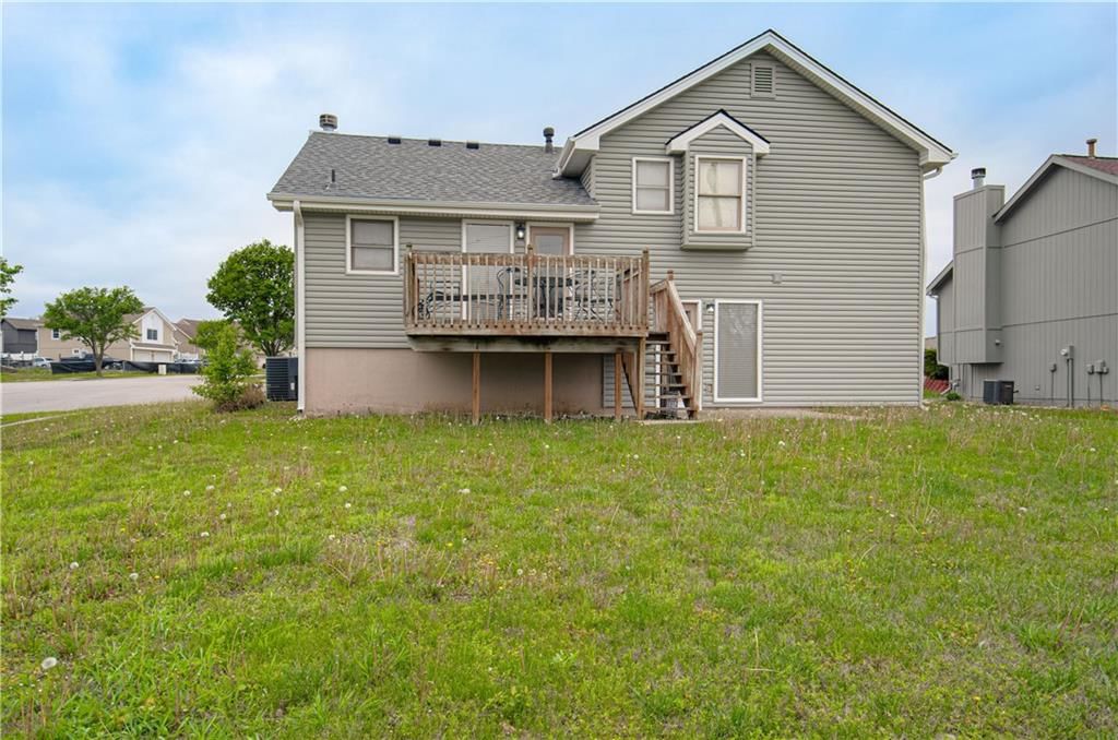 11201 N Lewis Avenue — photo 24