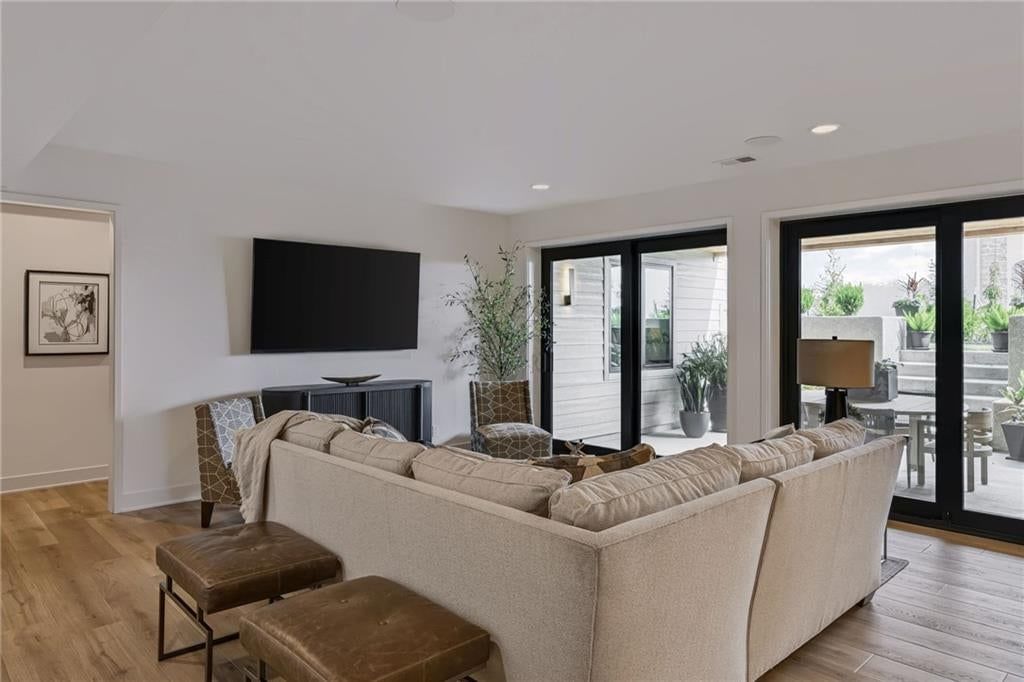 Photo 25 of 39 - 3448 W 133rd Terrace, Leawood, KS 66209