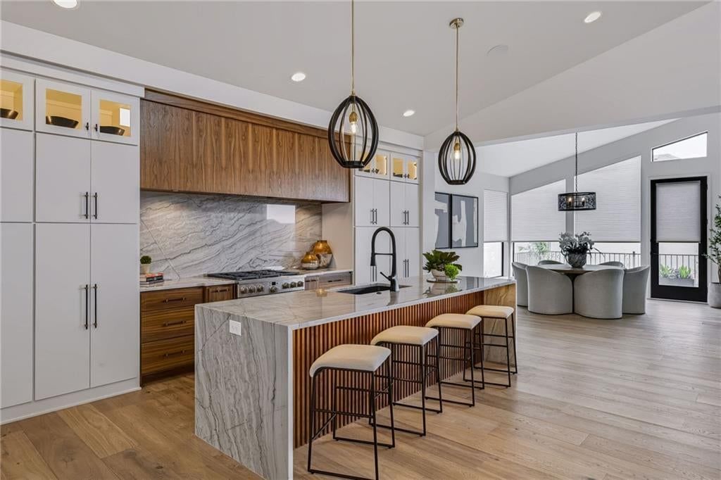 Photo 12 of 39 - 3448 W 133rd Terrace, Leawood, KS 66209