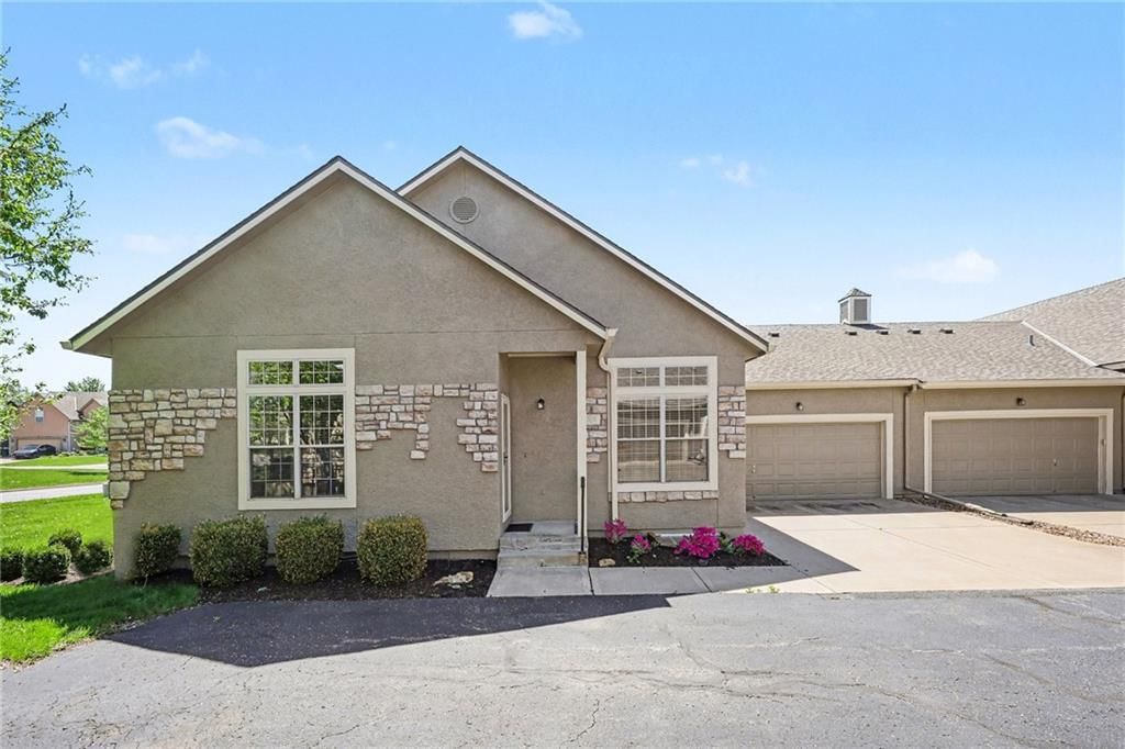 15671 S Hillside Street — photo 3