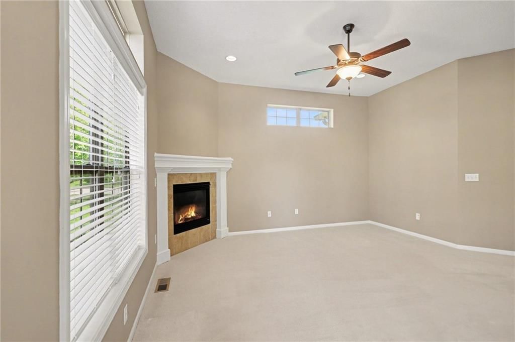 15671 S Hillside Street — photo 4