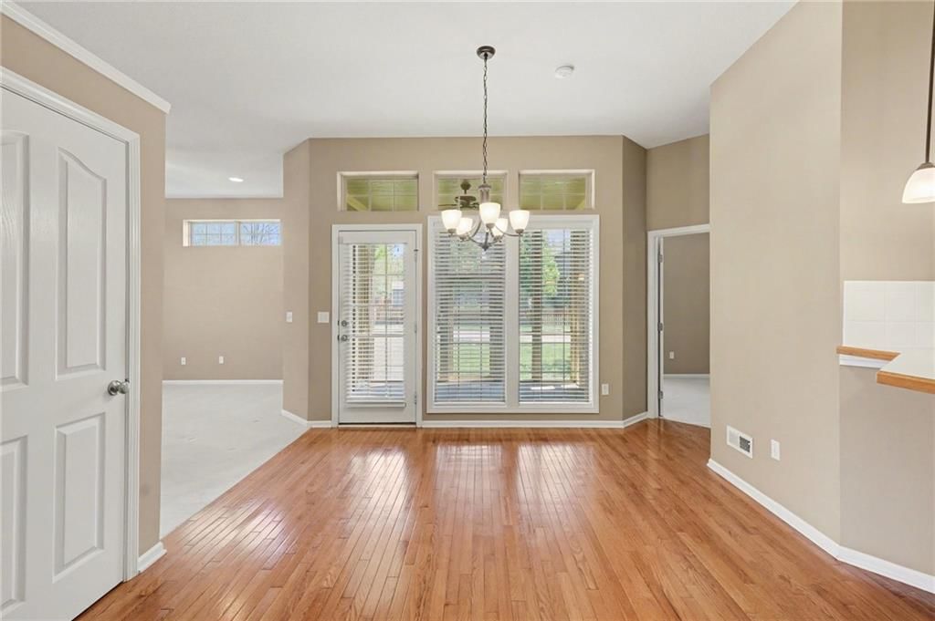 15671 S Hillside Street — photo 10