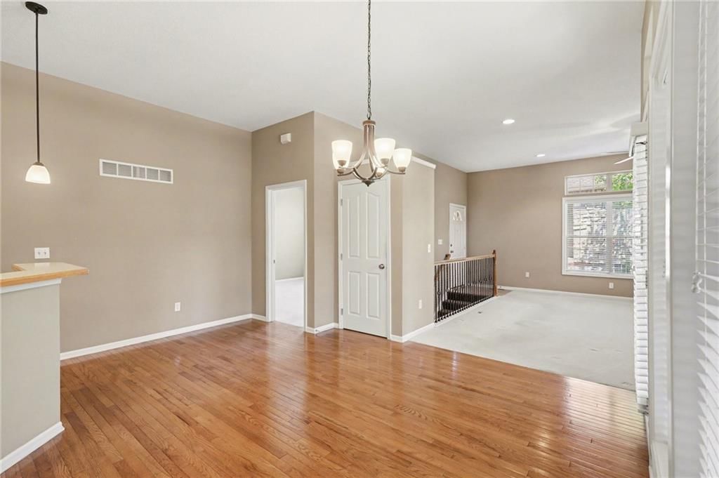 15671 S Hillside Street — photo 11