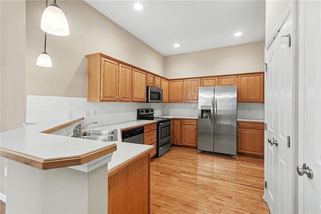 15671 S Hillside Street — photo 12