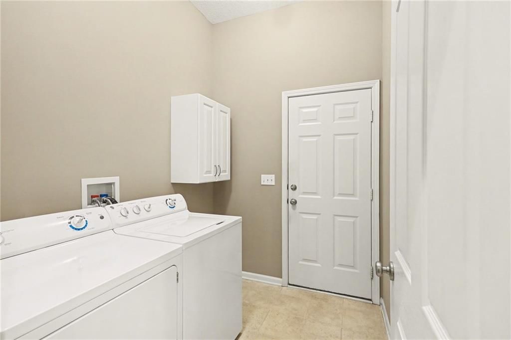 15671 S Hillside Street — photo 15