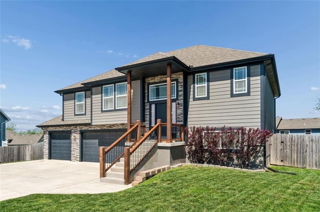 912 N Hickory Drive — photo 3
