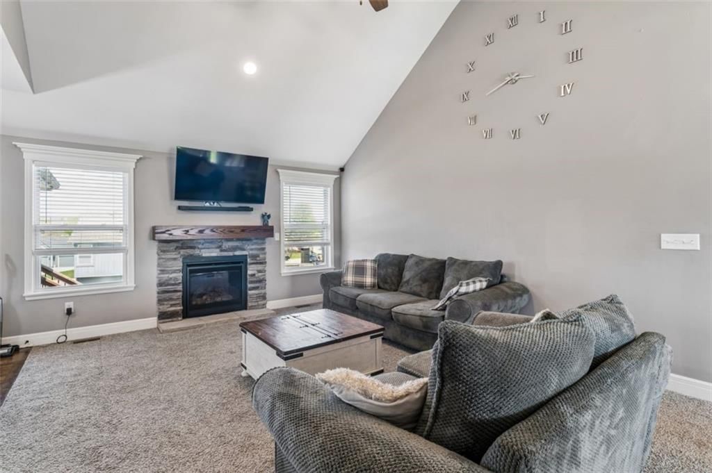 912 N Hickory Drive — photo 6