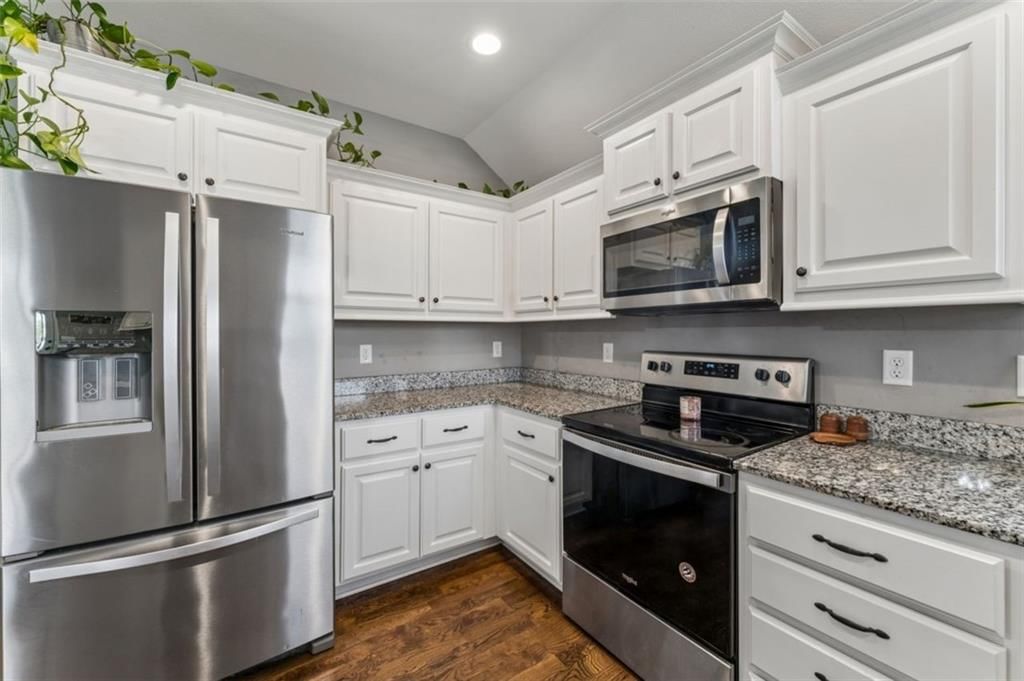 912 N Hickory Drive — photo 13