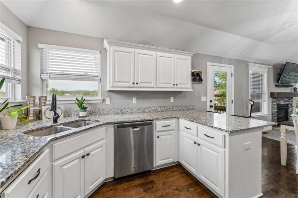 912 N Hickory Drive — photo 14