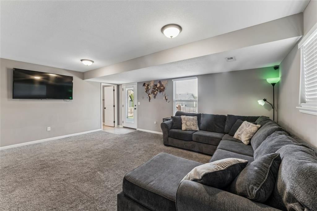 912 N Hickory Drive — photo 32