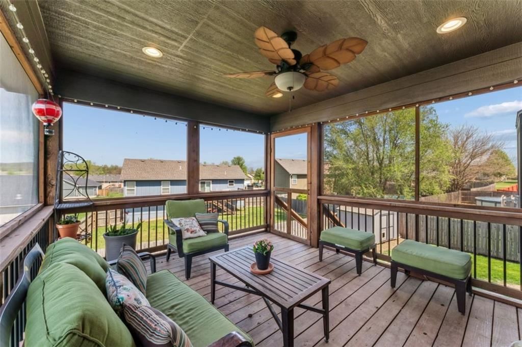 912 N Hickory Drive — photo 41